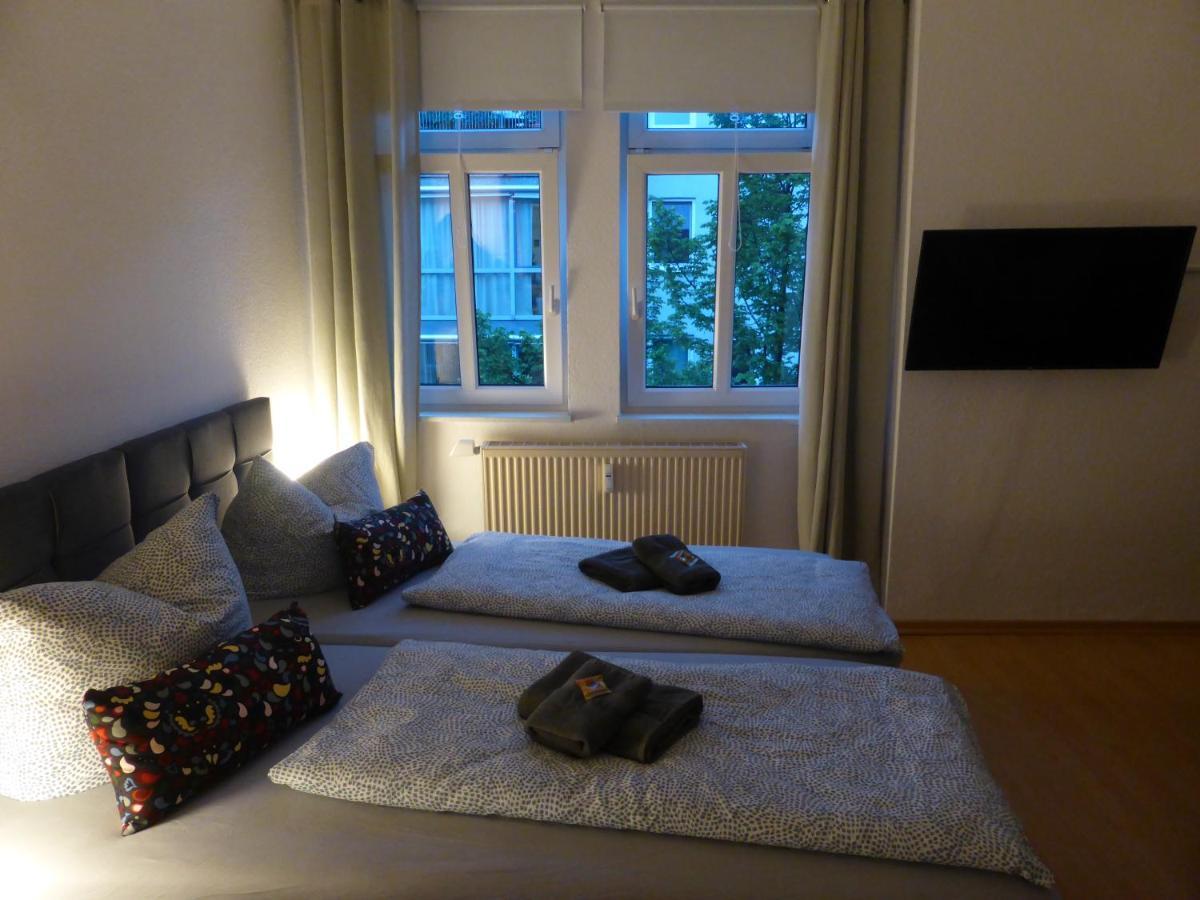Jena City Apartment, Balkon, Sonnig, Wifi, Parkplaetze, Naehe Zentrum Exterior photo